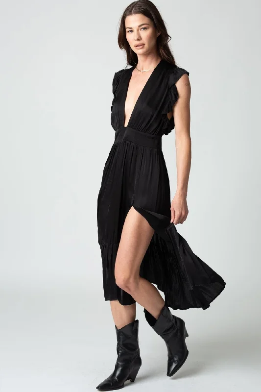 Stillwater Jessie Midi Dress in Black Fashionable Fitted Midi Dress
