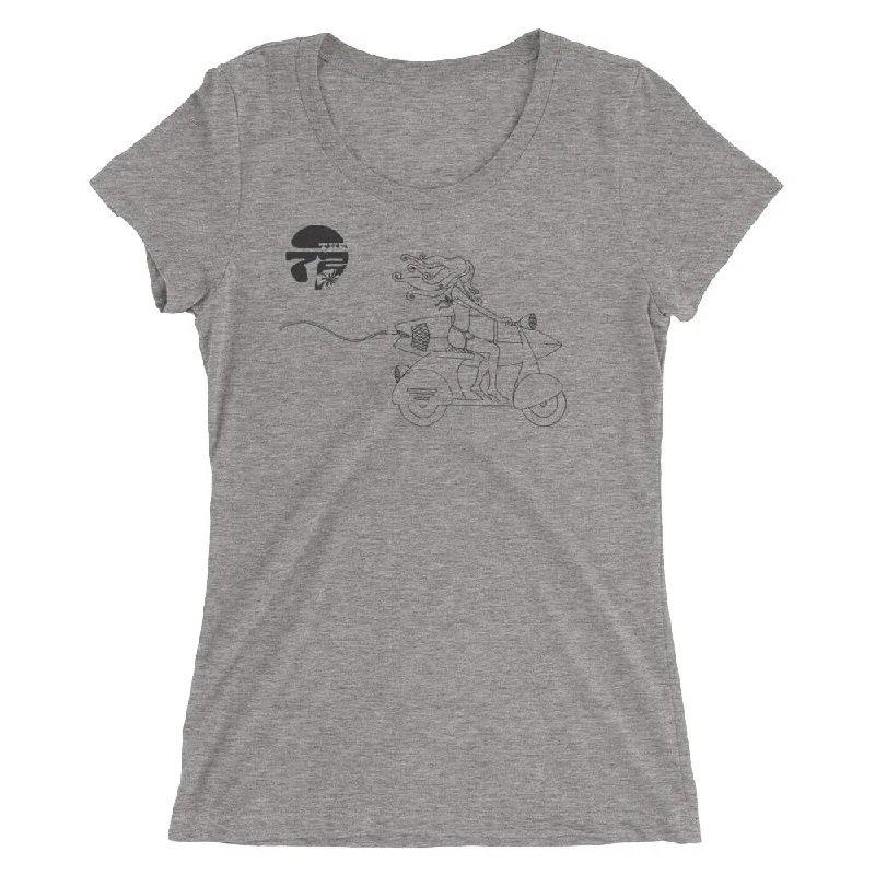 Women's short sleeve t-shirt - "LATE"